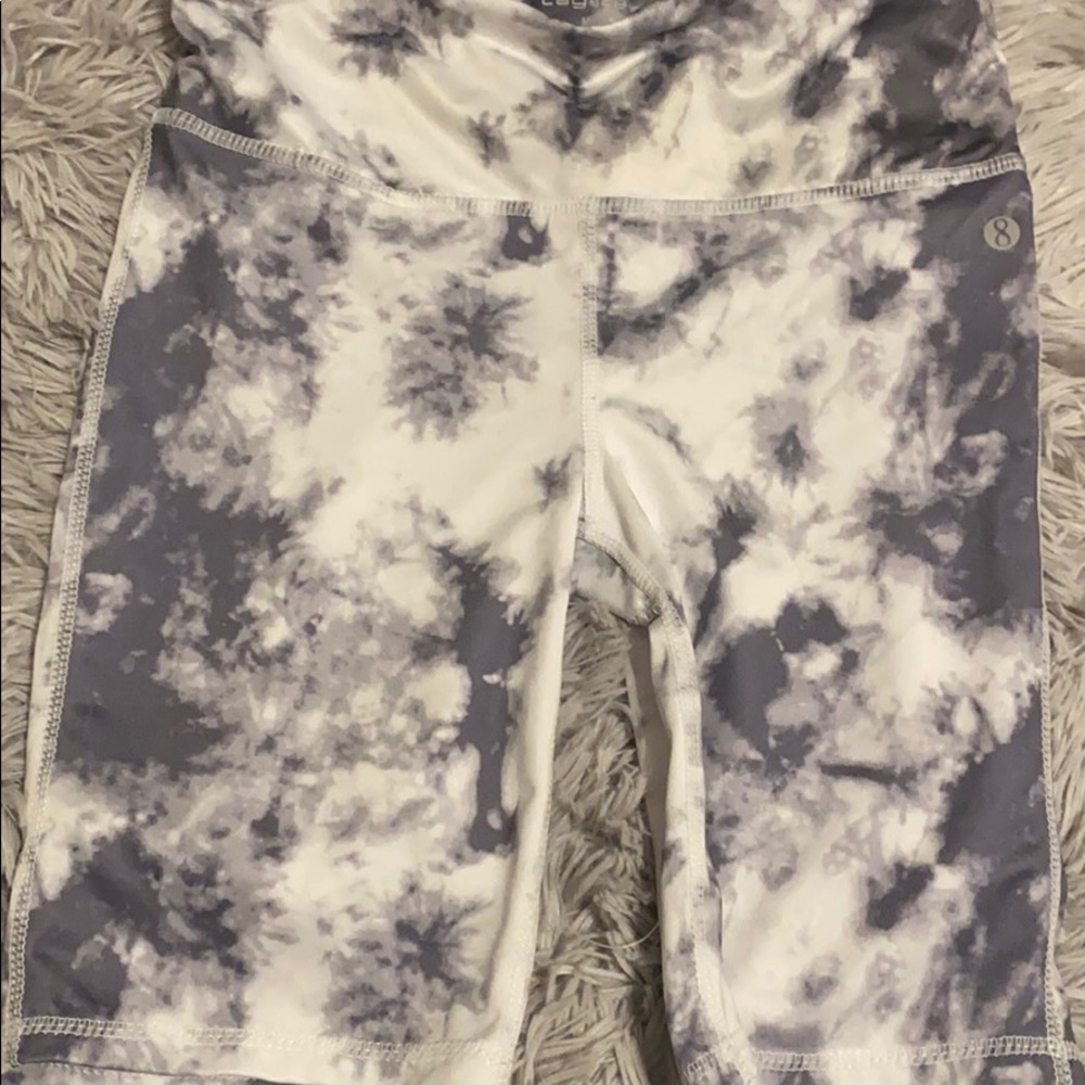 White and grey full tie-dye biker shorts